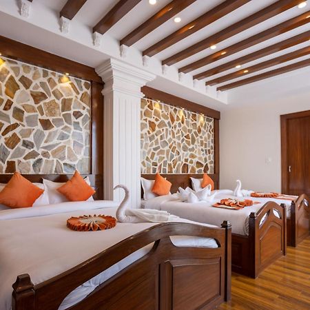 Airport Himalaya Boutique Hotel Kathmandu Exterior photo