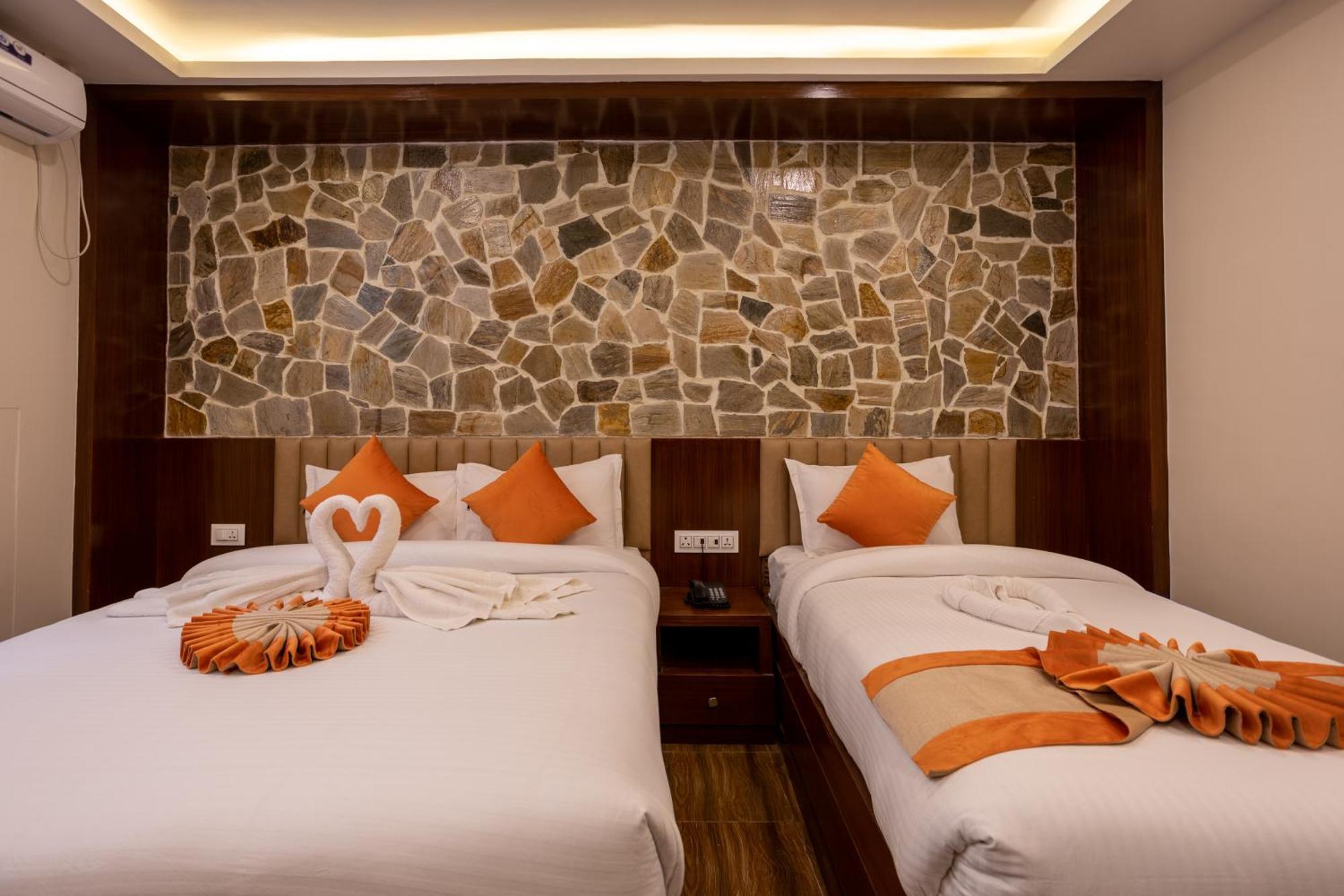 Airport Himalaya Boutique Hotel Kathmandu Exterior photo