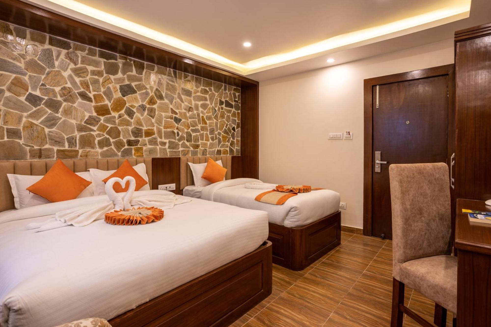 Airport Himalaya Boutique Hotel Kathmandu Exterior photo