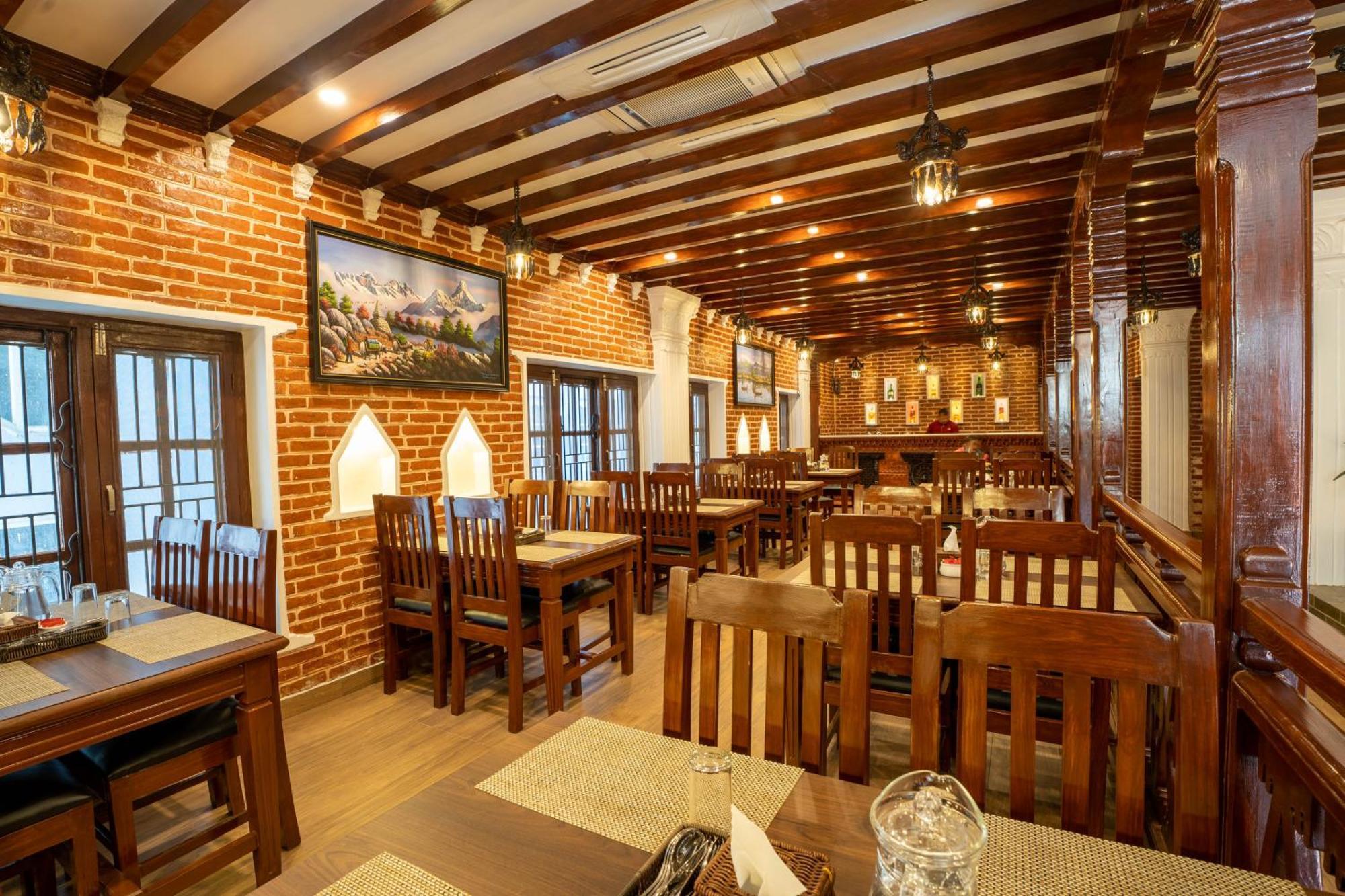 Airport Himalaya Boutique Hotel Kathmandu Exterior photo